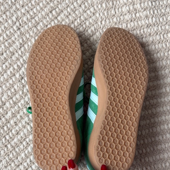 NEW adidas Green Gazelles - Picture 3 of 5